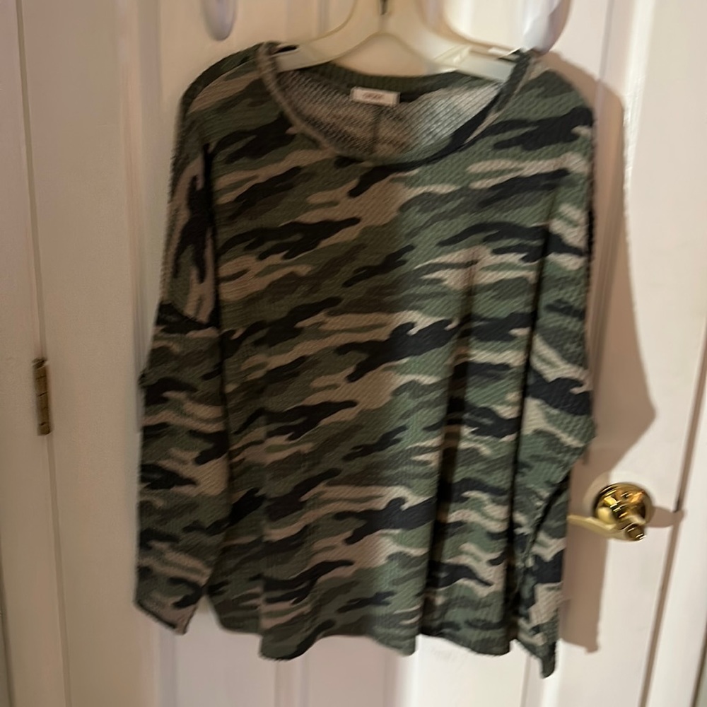 Casual cameo long sleeved knit top